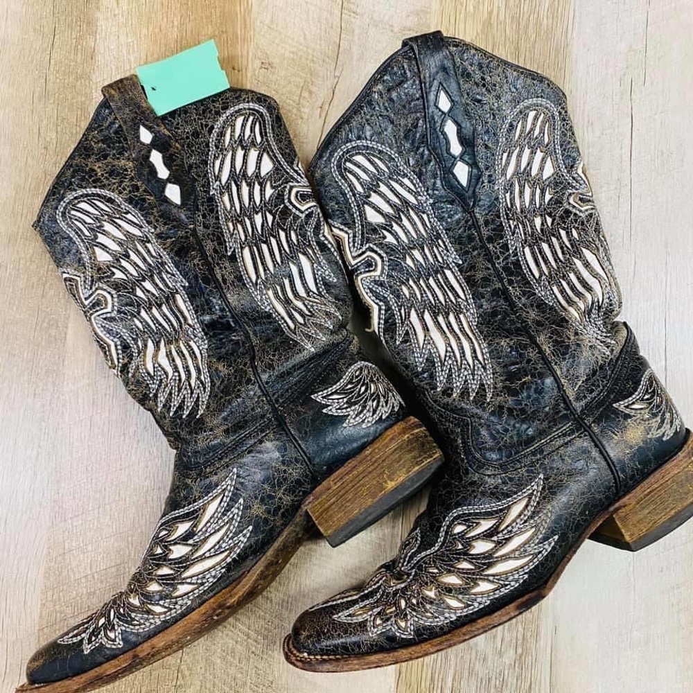 Corral boots